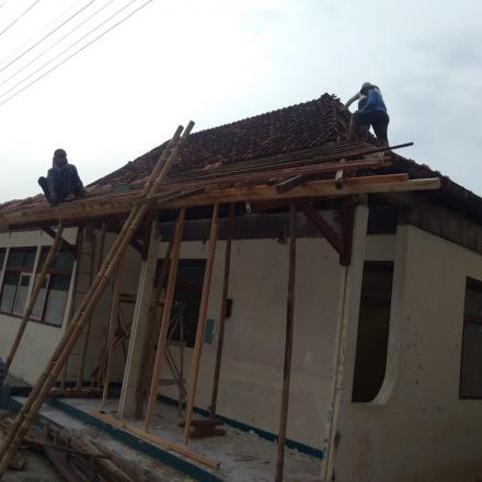 Album : Renovasi Gedung Kantor Desa Rakit